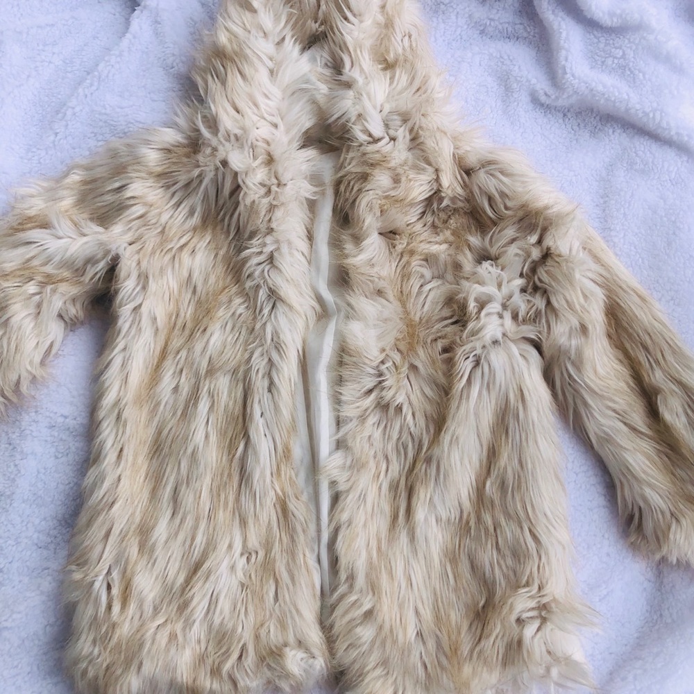 Faux fur lined tan cream coat hooded